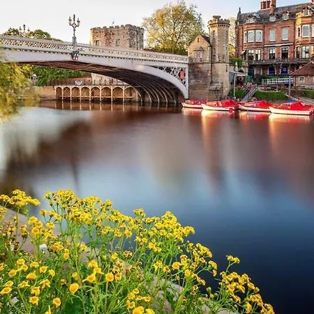 Flat 2 Bluebridge Cliffords Reach Apartman