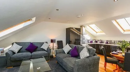 Flat 2 Bluebridge Cliffords Reach Apartman