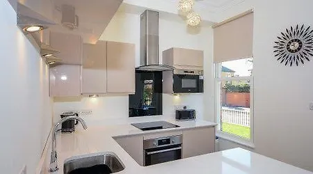 Flat 2 Bluebridge Cliffords Reach Apartamento *