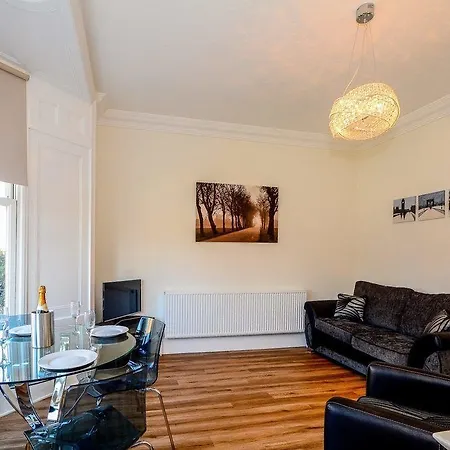 Flat 2 Bluebridge Cliffords Reach Apartamento York
