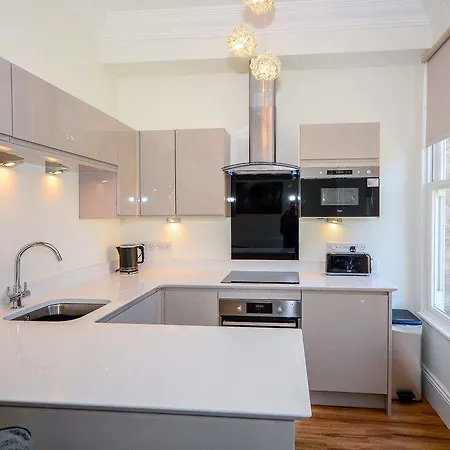 Flat 2 Bluebridge Cliffords Reach * York